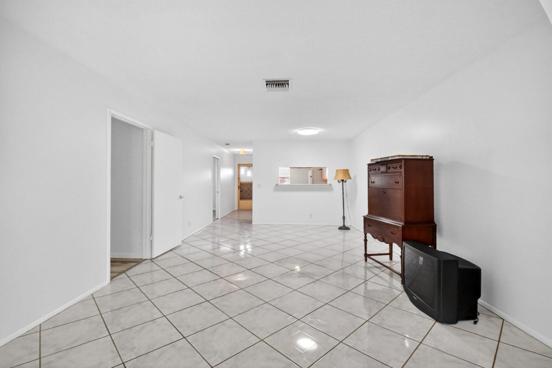 2886 E Fernley Dr Drive E, Unit 9, West Palm Beach, FL 33415 Photo
