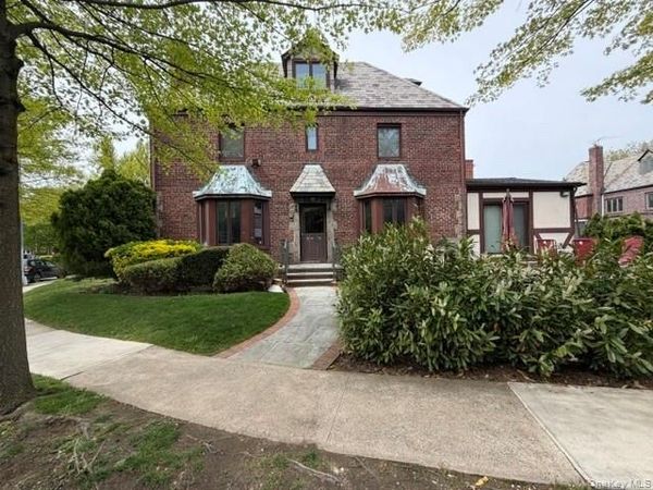 13843 76th Avenue , Flushing, NY 11367