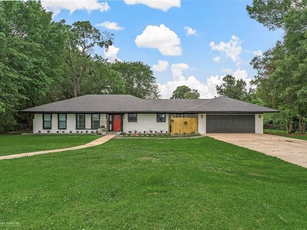 207 Red River Street , Benton, LA 71006
