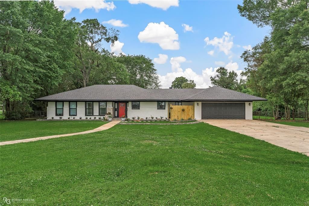 207 Red River Street, Benton, LA 71006 Main Photo