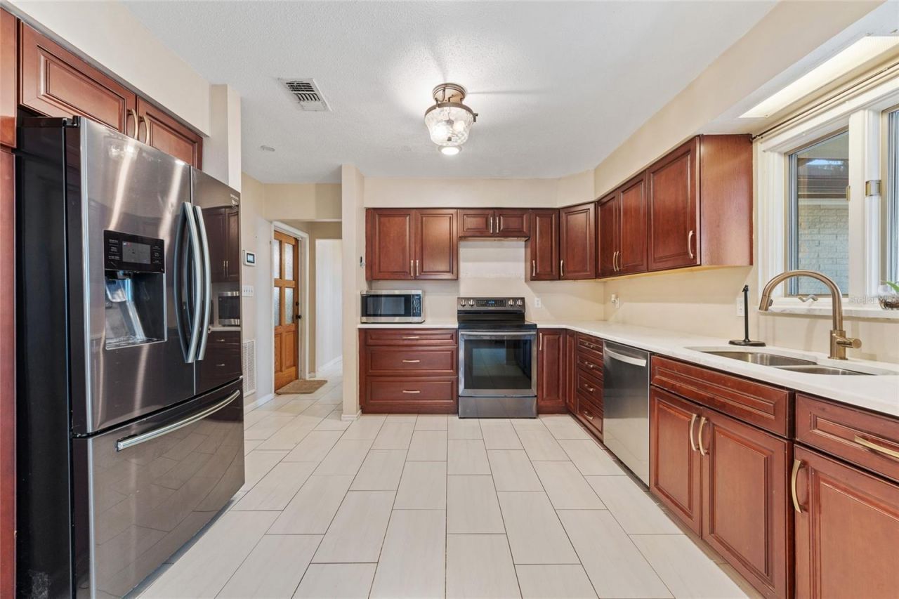 33651 Overton Drive , Leesburg, FL 34788 Photo
