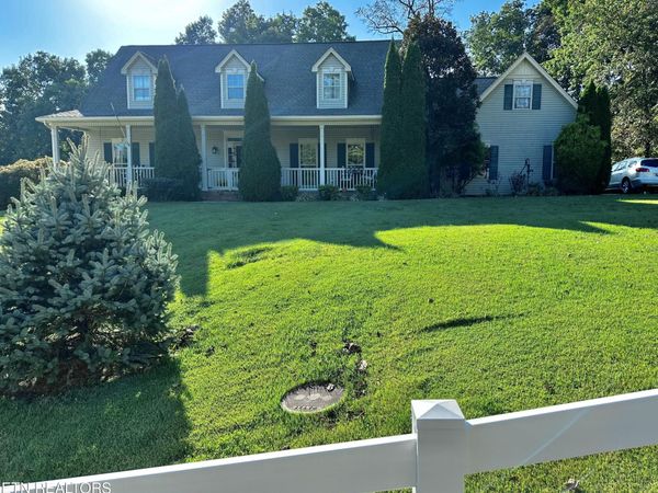 511 Emerald Ave, Kodak, TN 37764