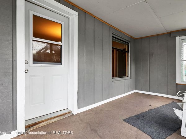 630 N Cochran Avenue, Charlotte, MI 48813