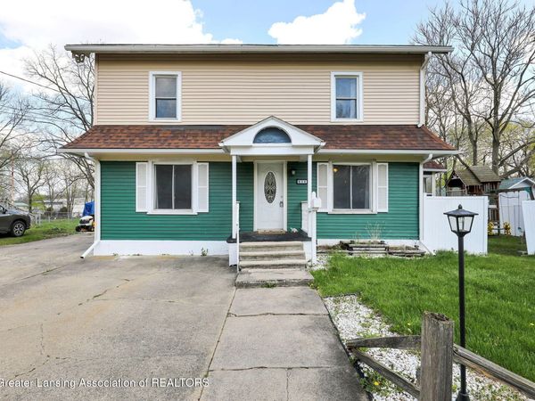 630 N Cochran Avenue, Charlotte, MI 48813