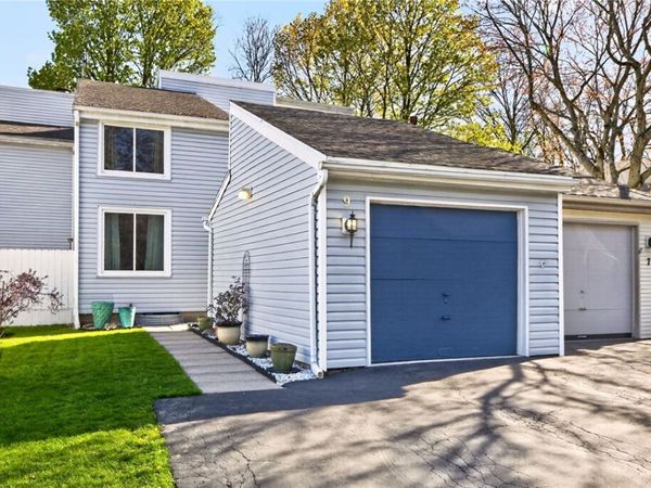 9 Brimsdown Circle , Fairport, NY 14450