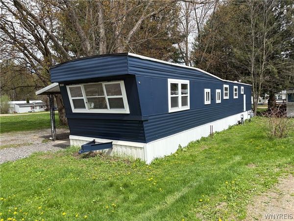 7207 Hunters Creek Road , Holland, NY 14080