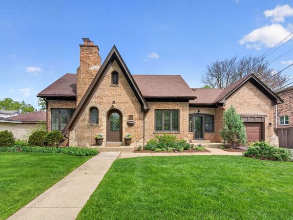 20 45th Street , Western Springs, IL 60558