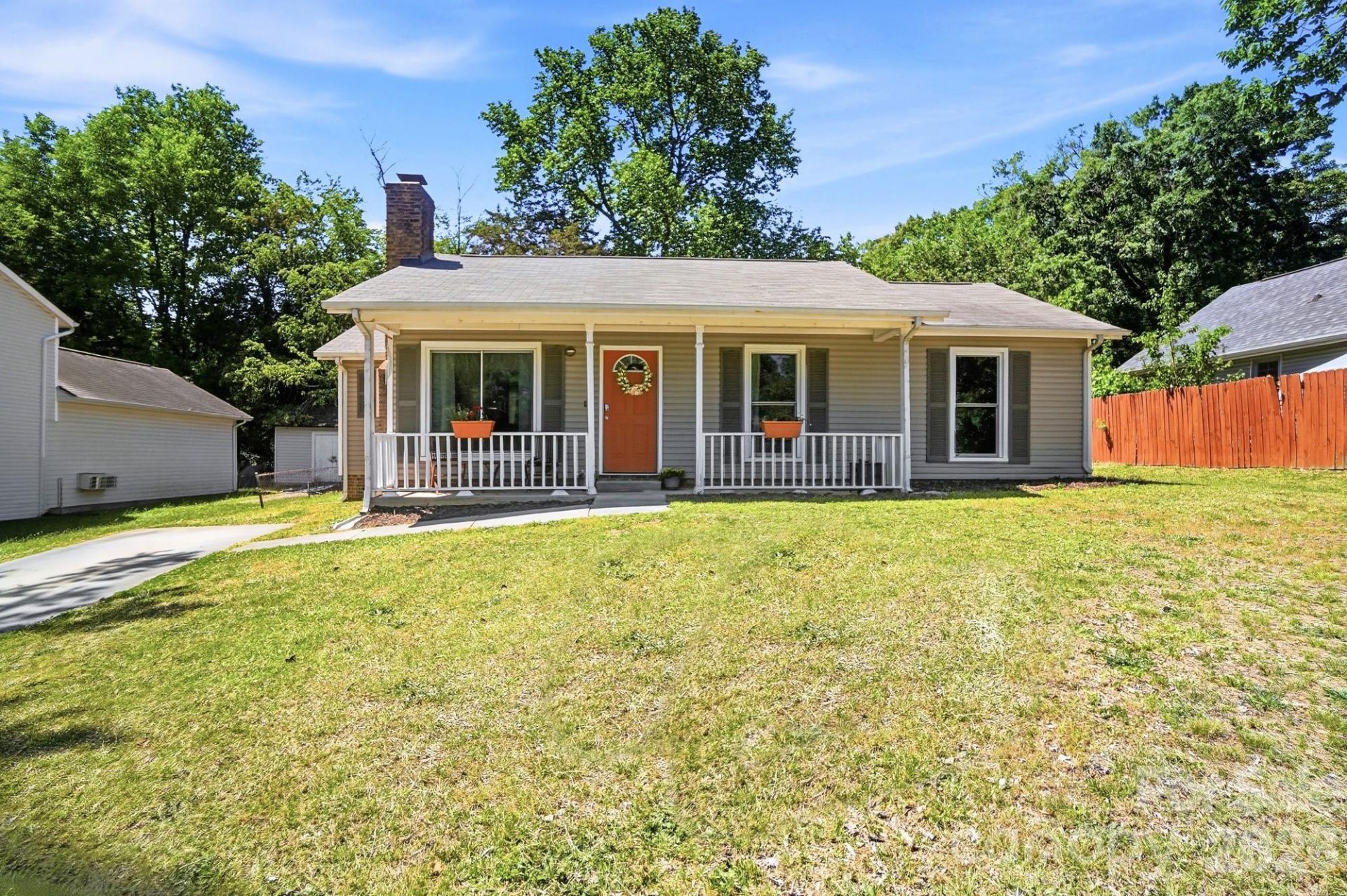 9415 Potpourri Place, Charlotte, NC 28215 Main Photo