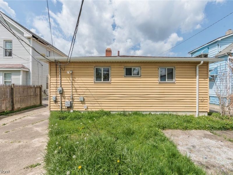 4405 E 156th Street , Cleveland, OH 44128 Photo 3