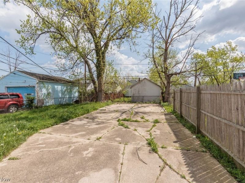 4405 E 156th Street , Cleveland, OH 44128 Photo 4