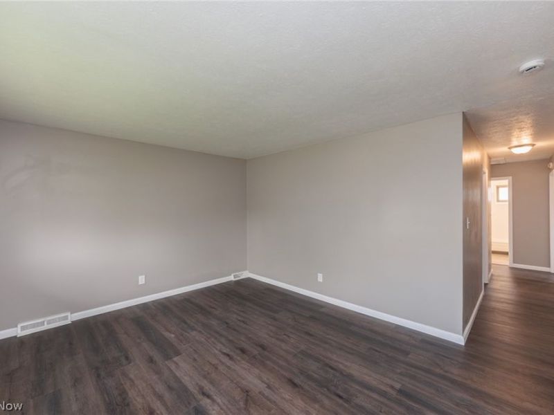 4405 E 156th Street , Cleveland, OH 44128 Photo 9