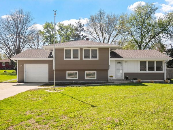 901 16th Street, Perry, IA 50220