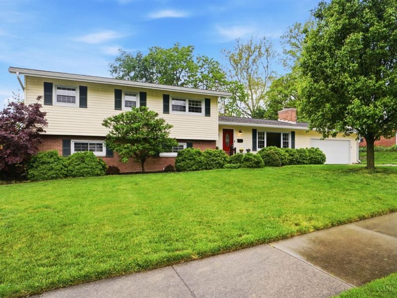 302 Jackson Lane, Middletown, OH 45044 Photo 2
