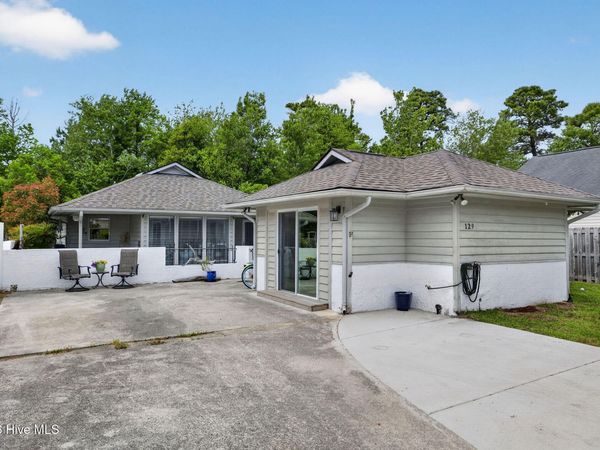 129 Red Bird Lane , Hampstead, NC 28443