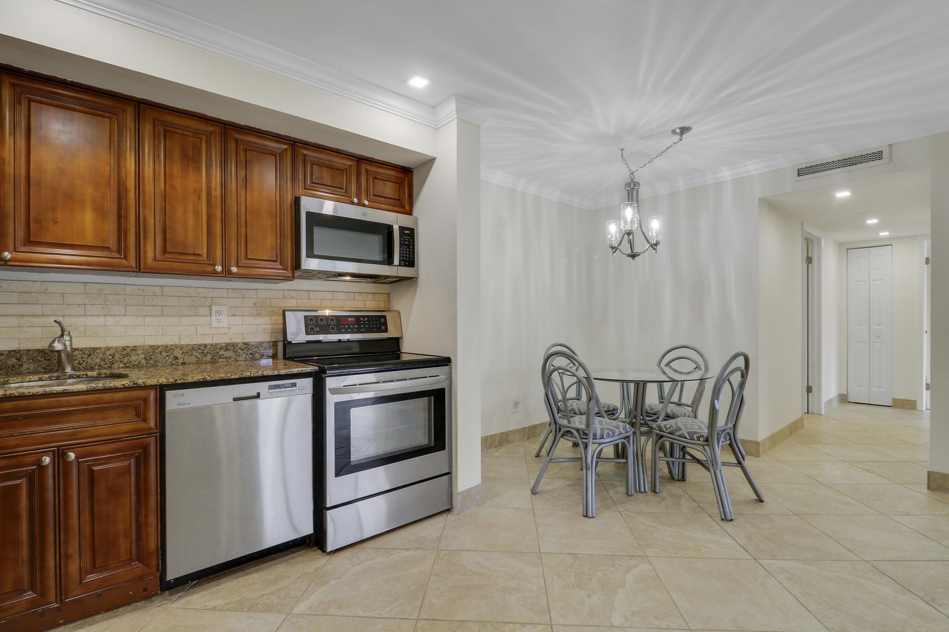 1111 Duncan Circle, Unit 104, Palm Beach Gardens, FL 33418 Photo