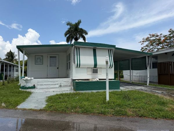 1670 SW 85th Avenue, Davie, FL 33324
