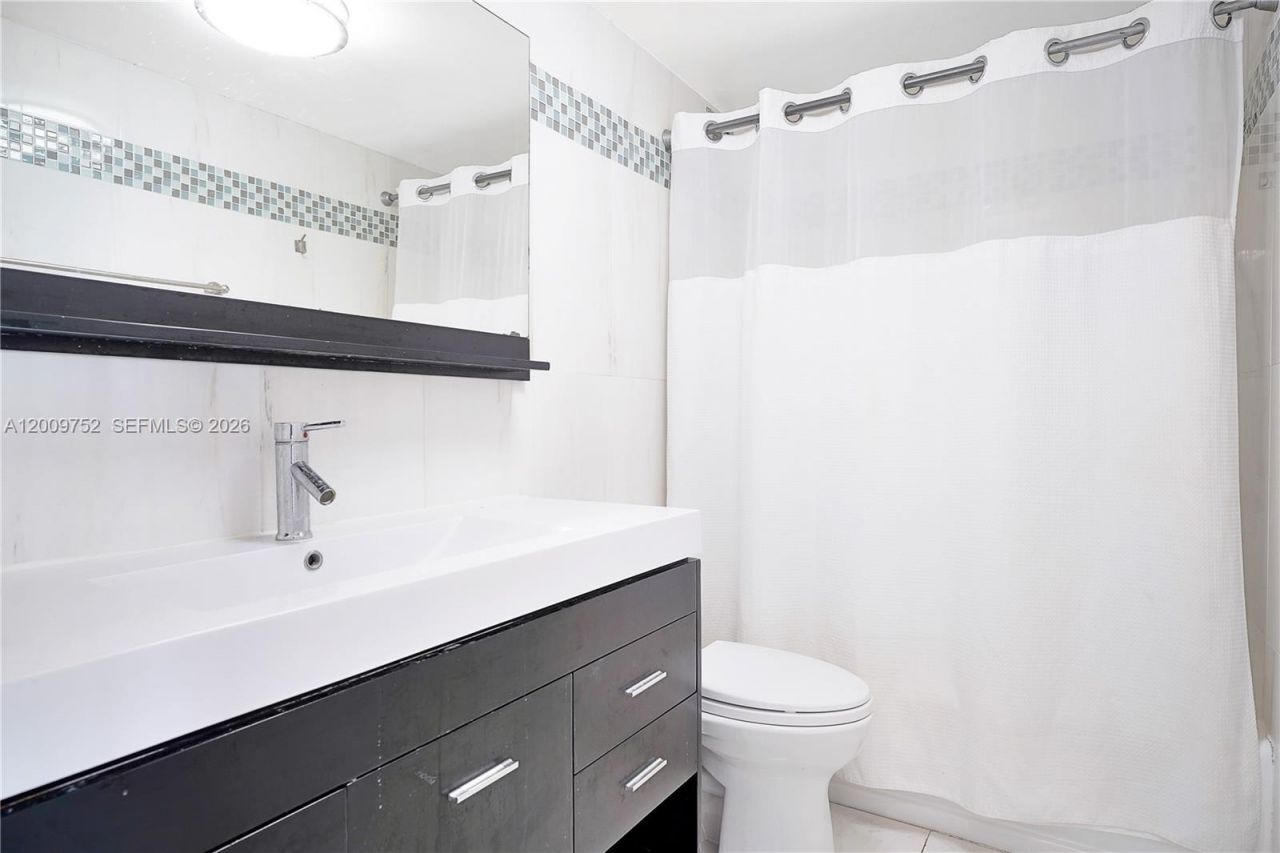 4747 Collins Ave , Unit 1503, Miami Beach, FL 33140 Photo
