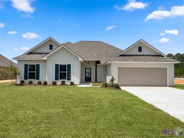 737 Northlake Drive, Covington, LA 70435