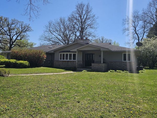 11613 Country Club Road , Woodstock, IL 60098