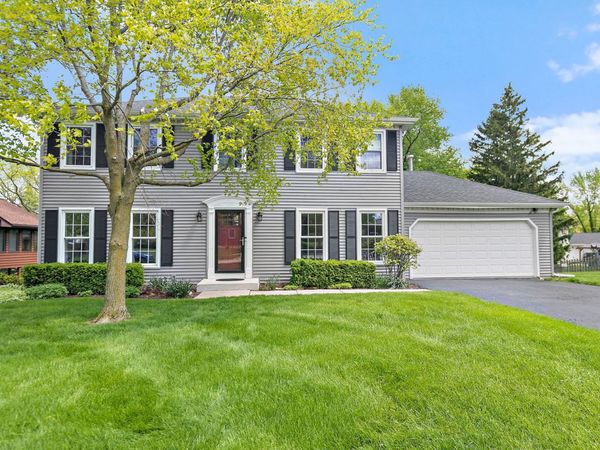 18 Jennifer Lane , DeKalb, IL 60115