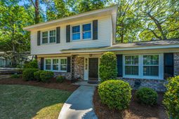 673 Highwood Circle photo 4