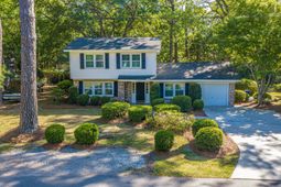 673 Highwood Circle photo 4