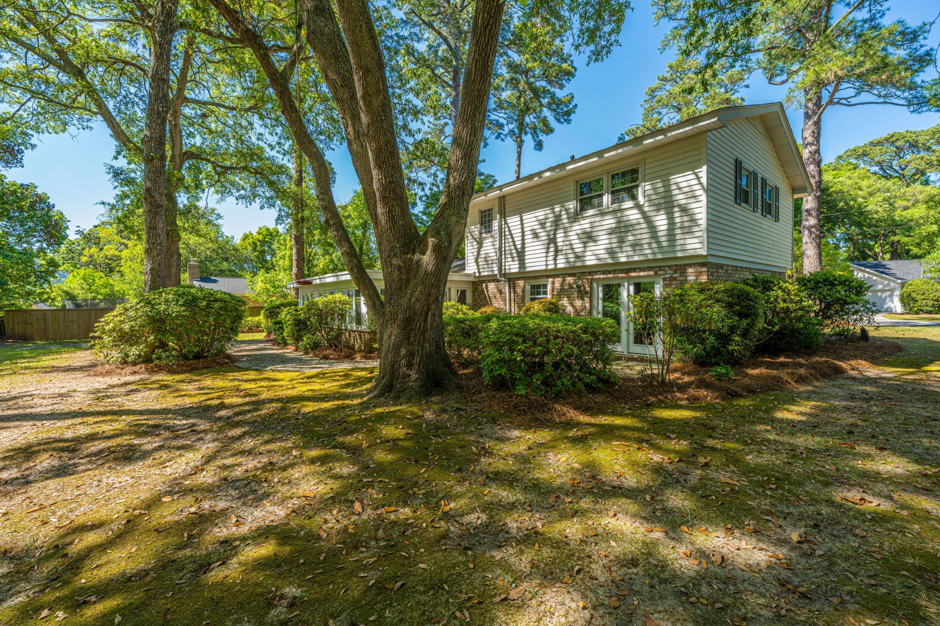 673 Highwood Circle Photo 5