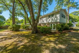 673 Highwood Circle photo 4