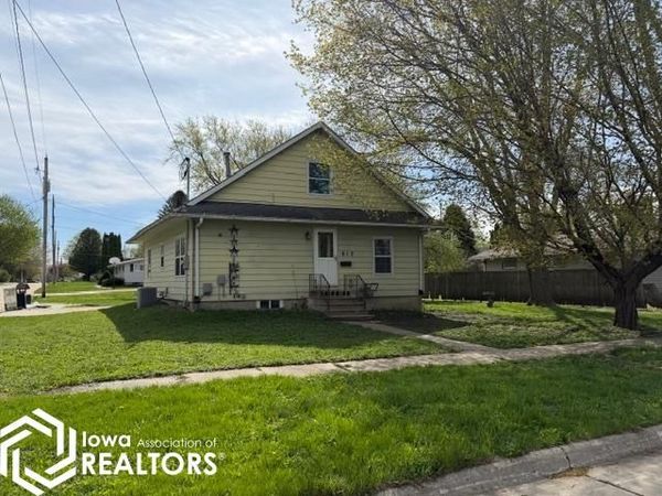 613 3Rd Avenue SW, Britt, IA 50423