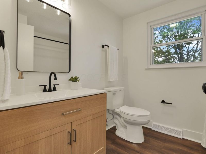 2446 Daily Road, Columbus, OH 43232 Photo 11