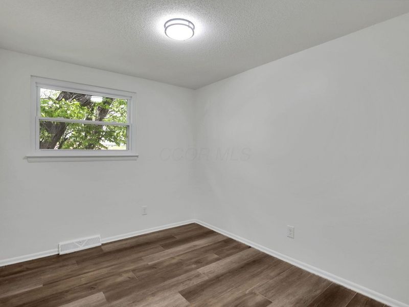 2446 Daily Road, Columbus, OH 43232 Photo 14