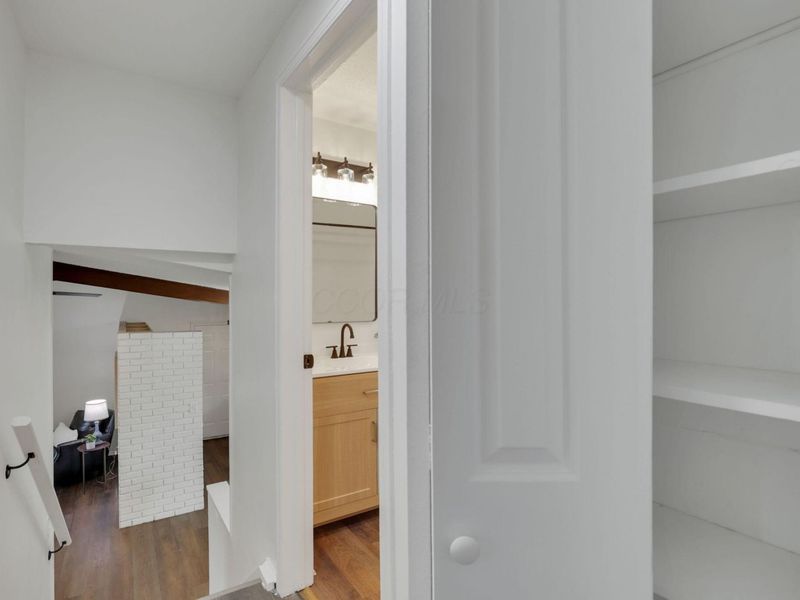 2446 Daily Road, Columbus, OH 43232 Photo 16