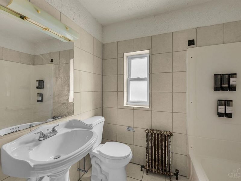 629 Maple Rd, Cincinnati, OH 45215 Photo 17