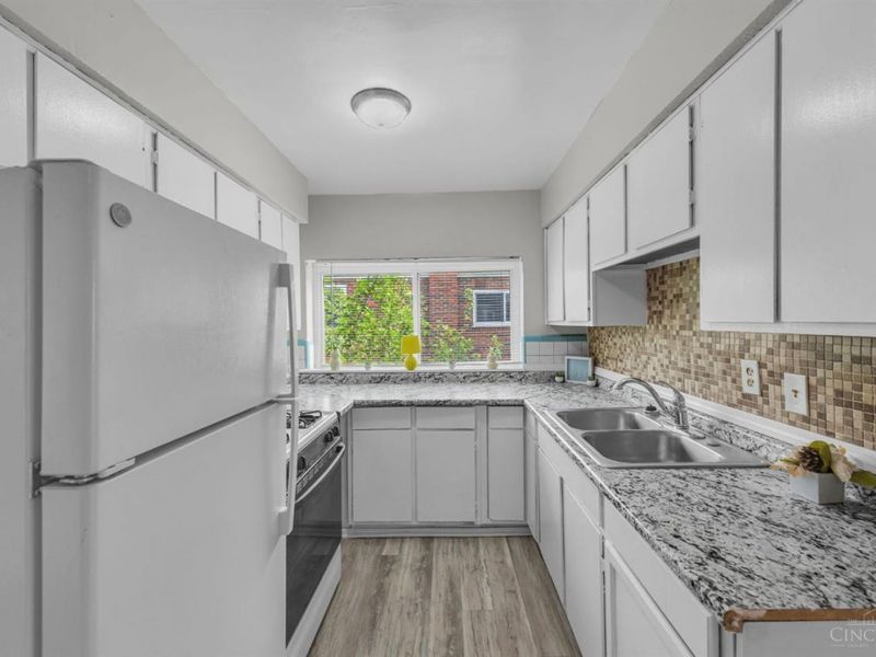 629 Maple Rd, Cincinnati, OH 45215 Photo 24