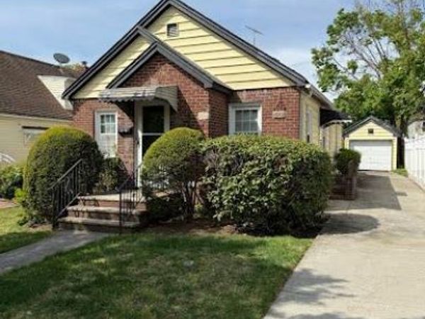 48-18 188th Street , Fresh Meadows, NY 11365