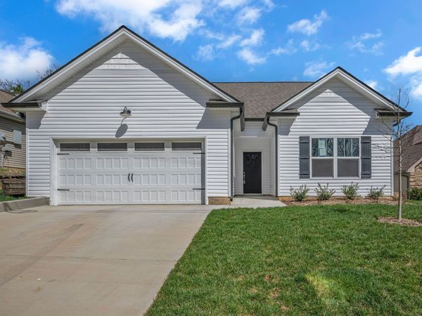 209 E Quail Hollow Way , Dickson, TN 37055