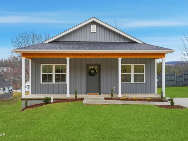 389 Wallace Pike, Bristol, VA 24201