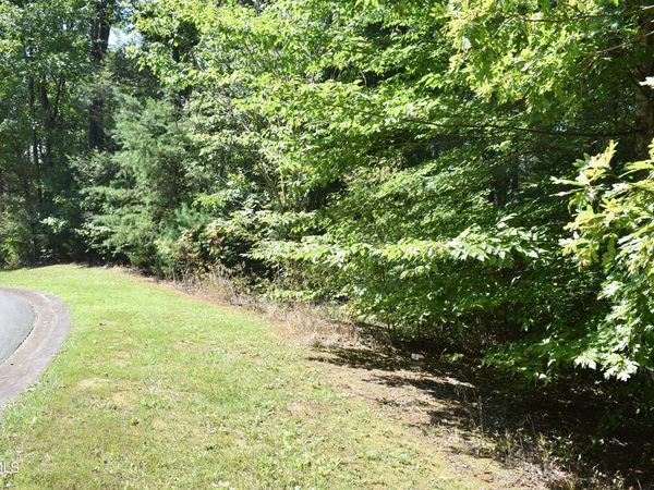 112 River Pointe Drive, Greeneville, TN 37745