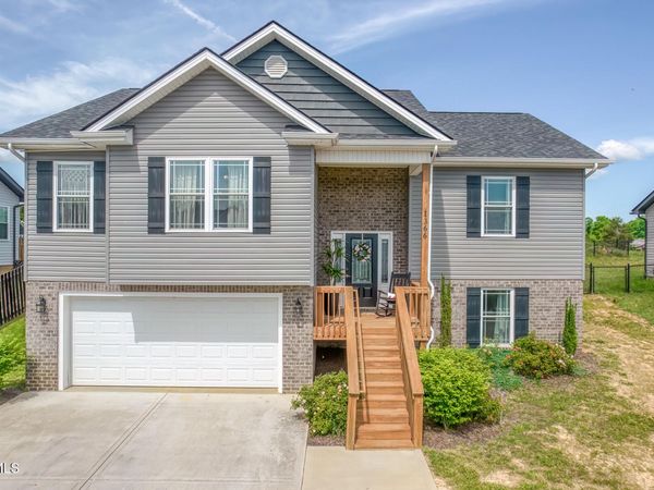 1366 Lemongrass Drive, Jonesborough, TN 37659