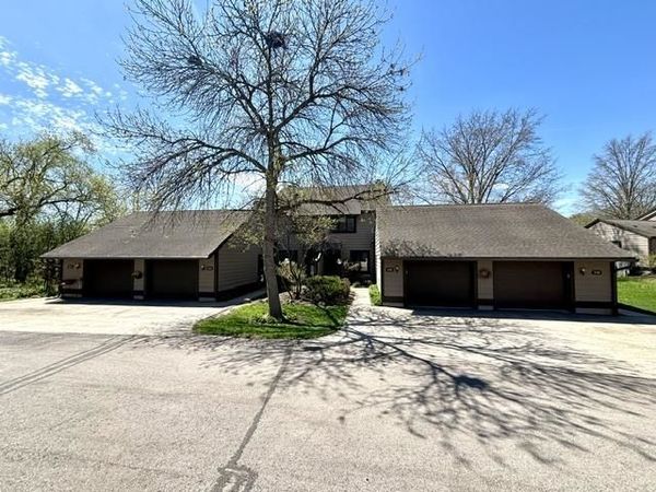 120 Glenview Court, Janesville, WI 53548