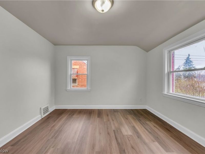 21206 Hillgrove Avenue , Maple Heights, OH 44137 Photo 16