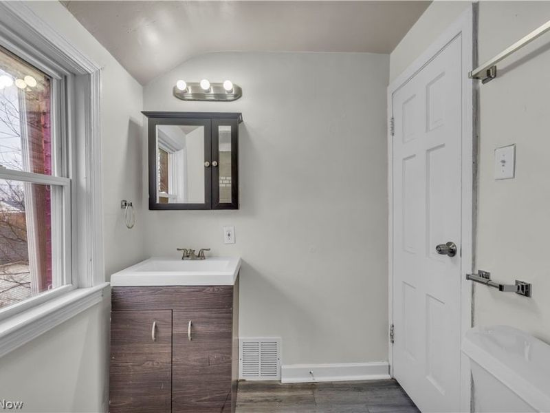 21206 Hillgrove Avenue , Maple Heights, OH 44137 Photo 20