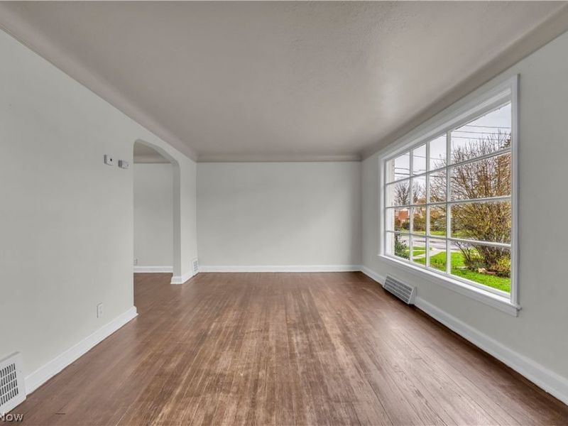 21206 Hillgrove Avenue , Maple Heights, OH 44137 Photo 5