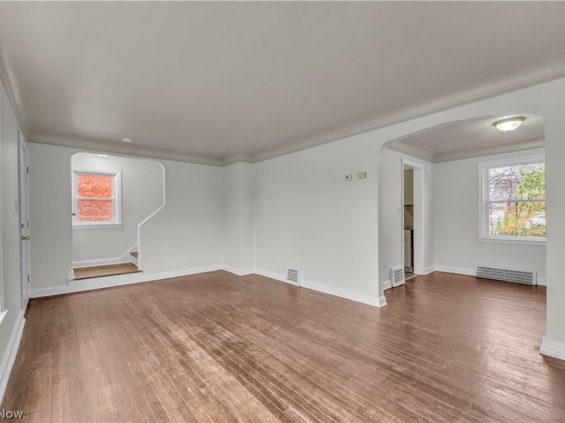 21206 Hillgrove Avenue , Maple Heights, OH 44137 Photo 6