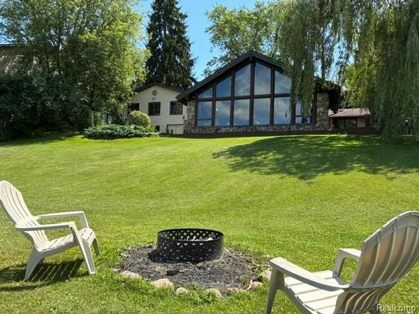 16280 Softwater Lake Drive, Linden, MI 48451