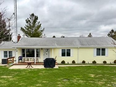 2904 N Lakeshore Road, Rubicon Twp, MI 48468