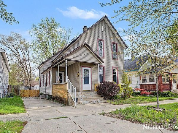 825 Crosby Street NW, Grand Rapids, MI 49504