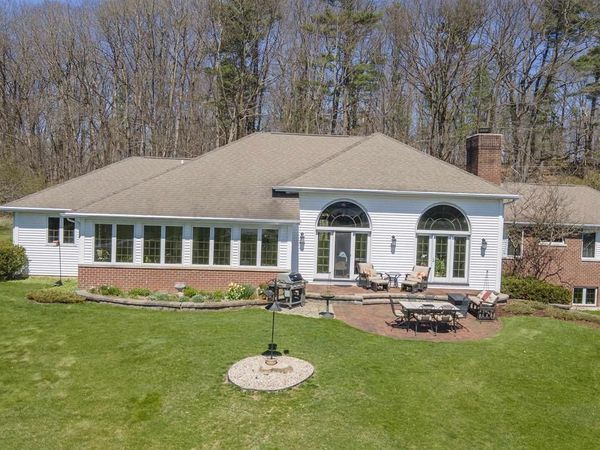 N4655 QUINTESSENCE COURT, New London, WI 54961