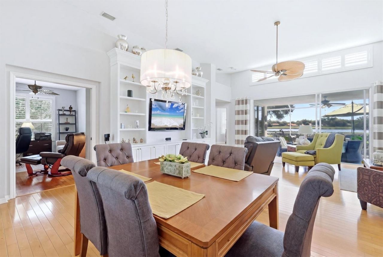 8025 Hampton Court, University Park, FL 34201 Photo
