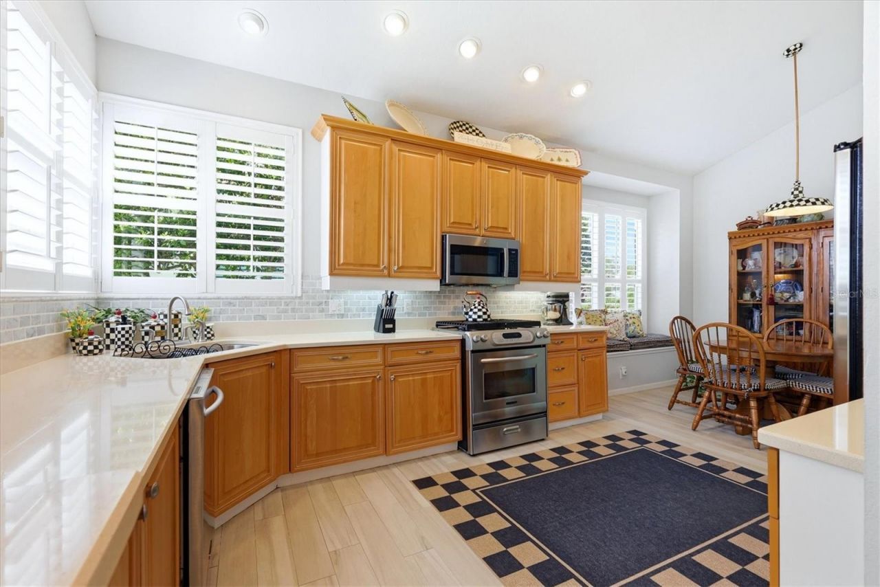 8025 Hampton Court, University Park, FL 34201 Photo